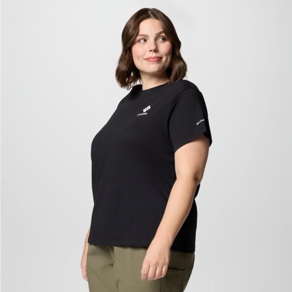 Columbia Tops - Columbia Women's Rolling Bend Graphic Short Sleeve, Black/Stacked Gem, 2X